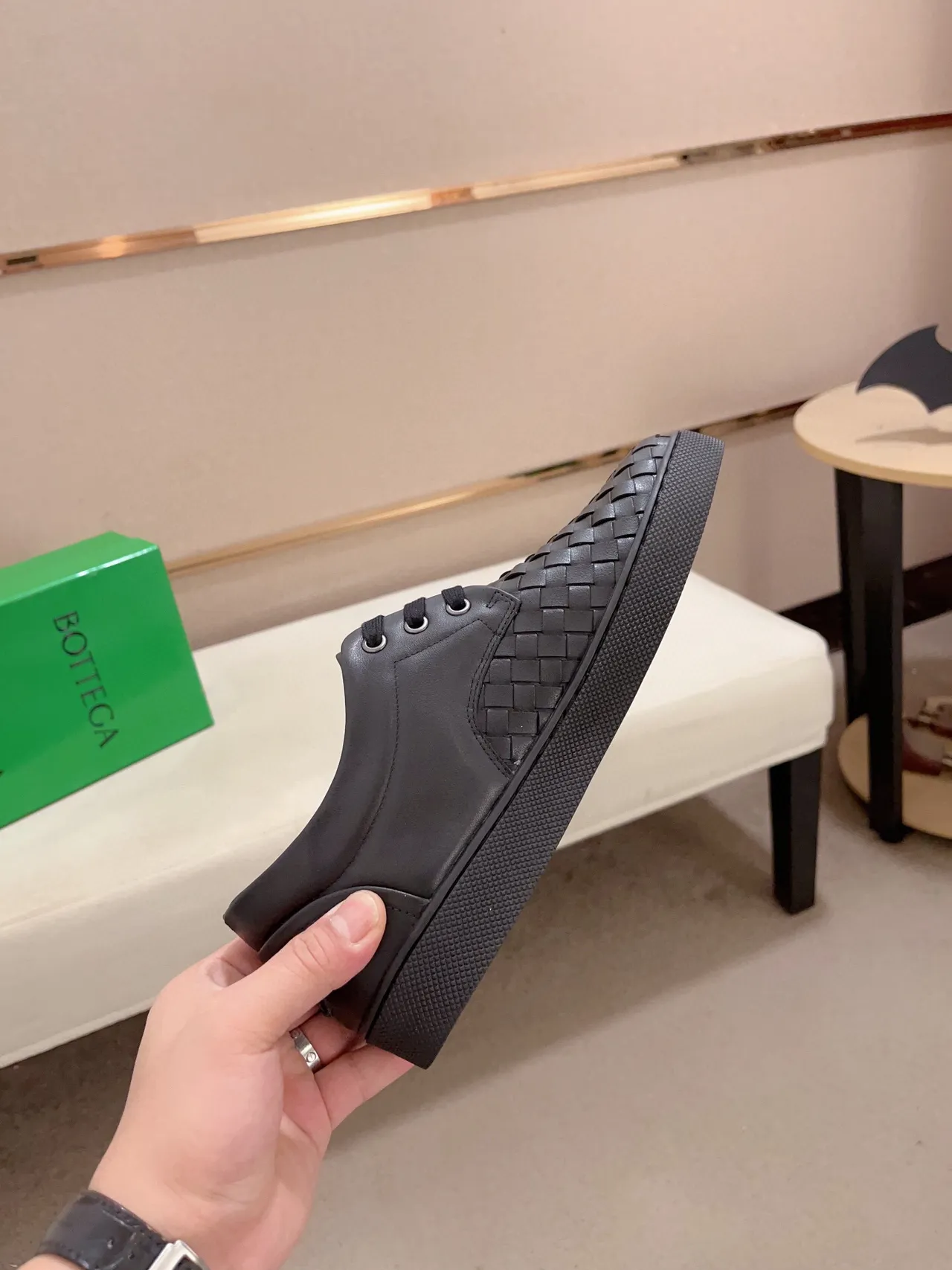 Bottega Veneta Mocassin de Cuir Noir Intrecciato à Lacets Low-Top 5