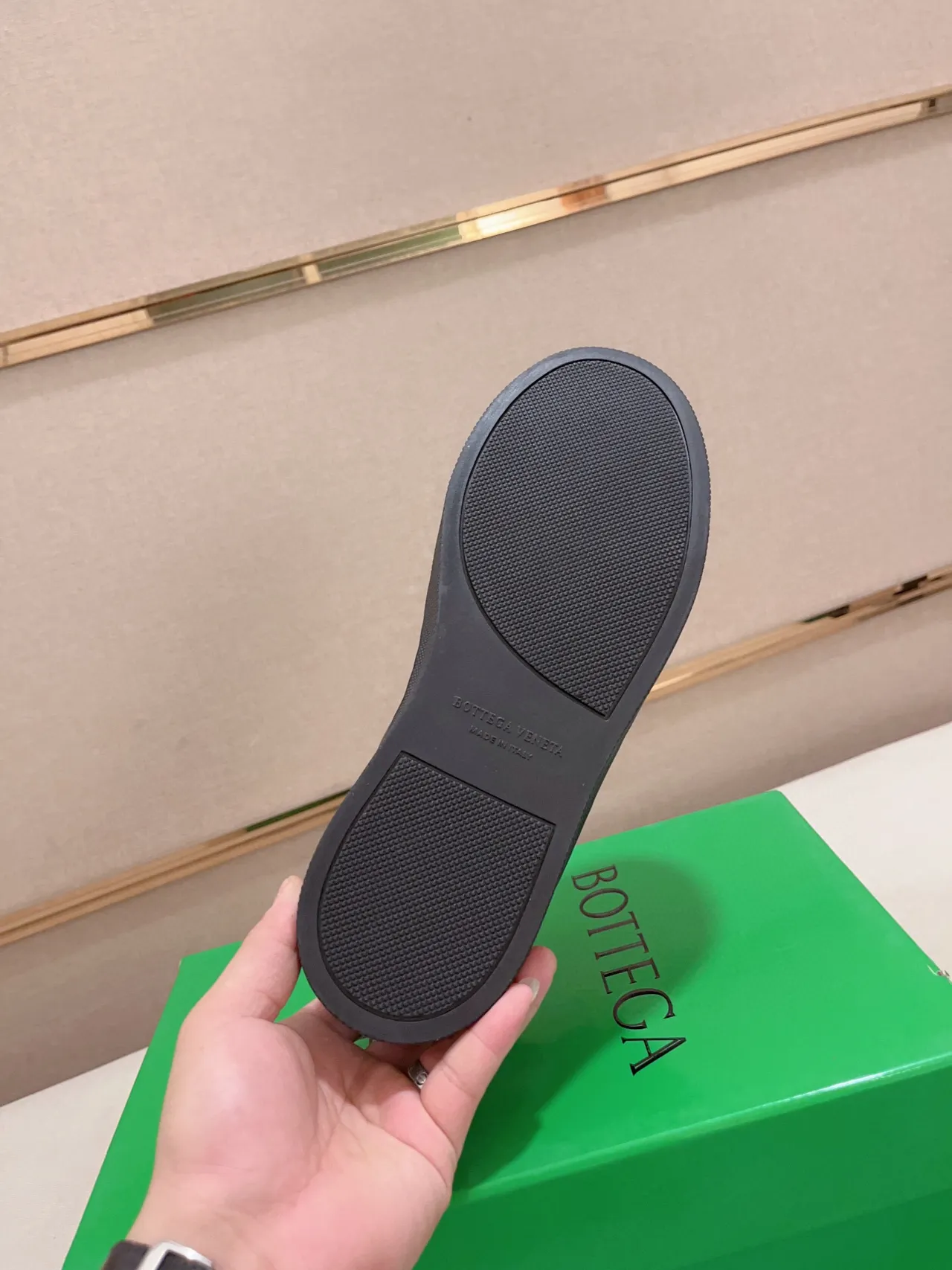 Bottega Veneta Mocassin de Cuir Noir Intrecciato à Lacets Low-Top 8