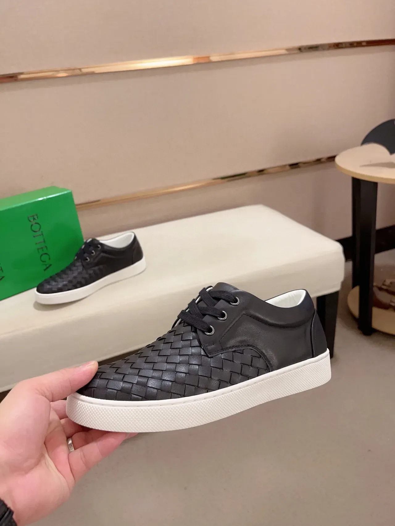 Bottega Veneta Cassette Noir Intrecciato Cuir tressé Chaussure lifestyle 3