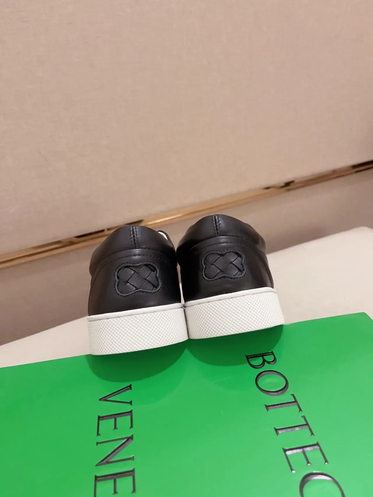 Bottega Veneta Cassette Noir Intrecciato Cuir tressé Chaussure lifestyle 8