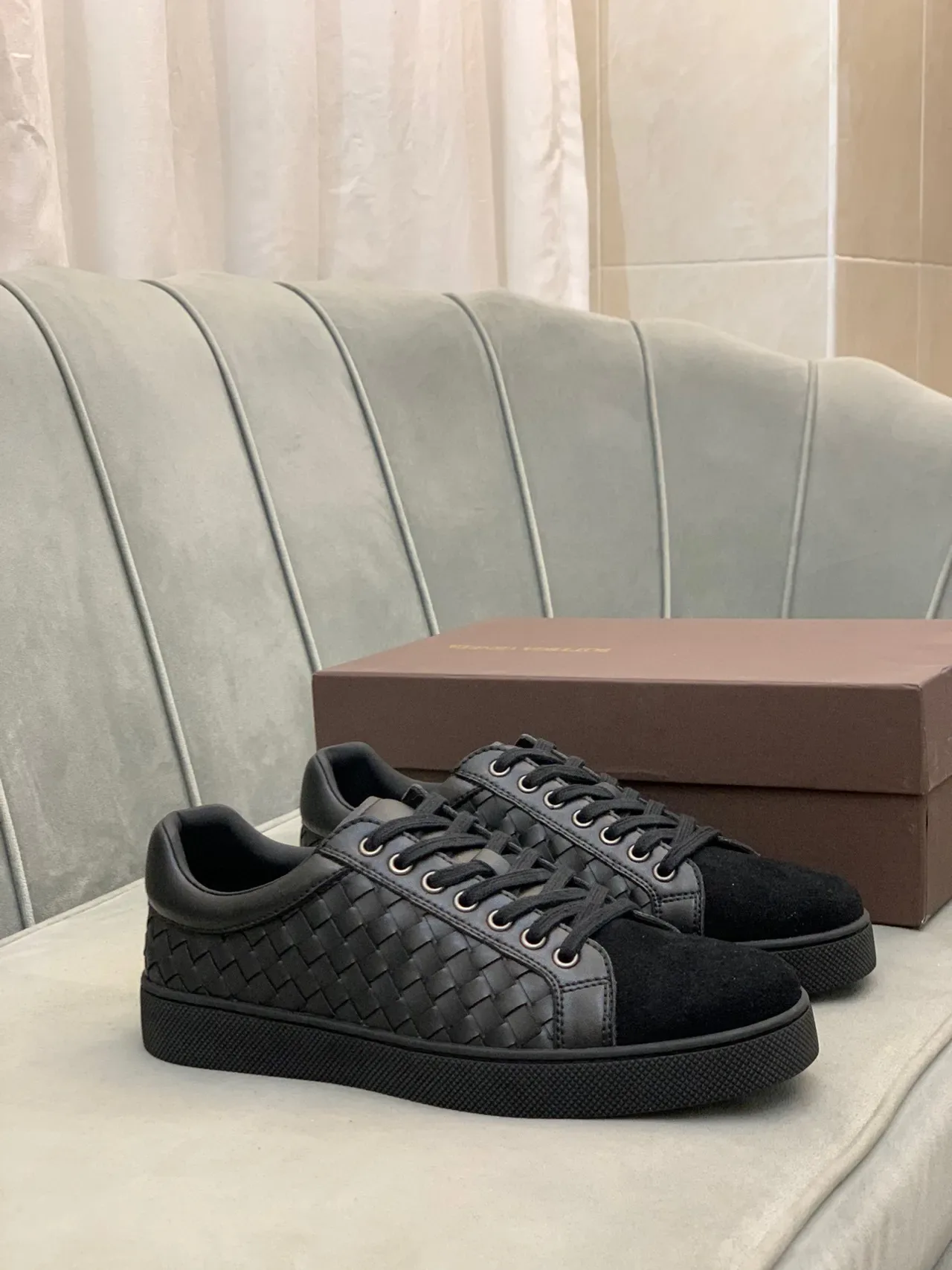 Bottega Veneta Cassette Noir Intrecciato Cuir Tressé Style de Vie Sneakers 7