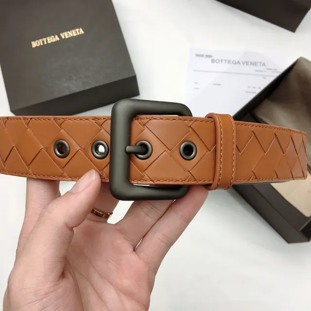 Bottega Veneta Cassette Intrecciato Cinto de couro tan 4