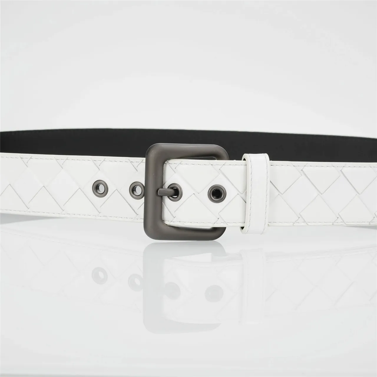 Bottega Veneta Cassette Intrecciato Ceinture en cuir blanc 8