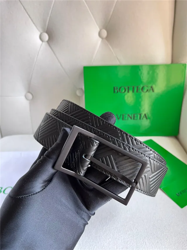 Bottega Veneta Cinto de couro verde prata com padrão geométrico embossado Intrecciato fivela retangular 20