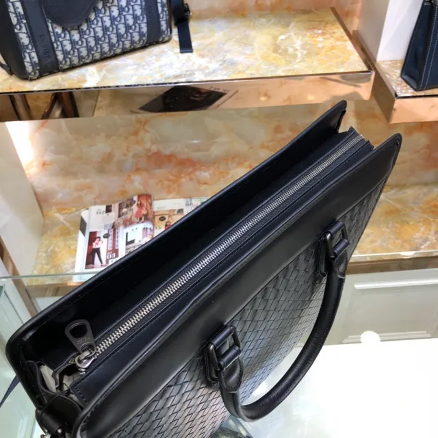 Bottega Veneta Intrecciato Black Woven Leather Tote Bag 4