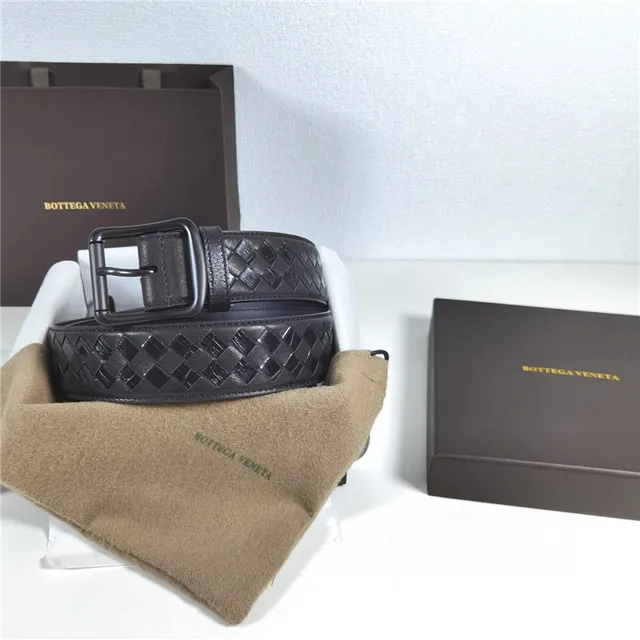 Bottega Veneta Intrecciato Woven Ceinture en cuir noir 15