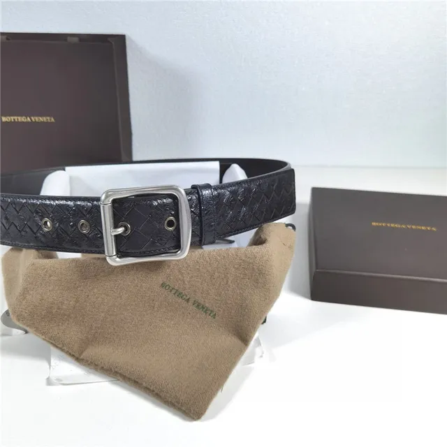 Bottega Veneta Intrecciato Woven Ceinture en cuir noir 23