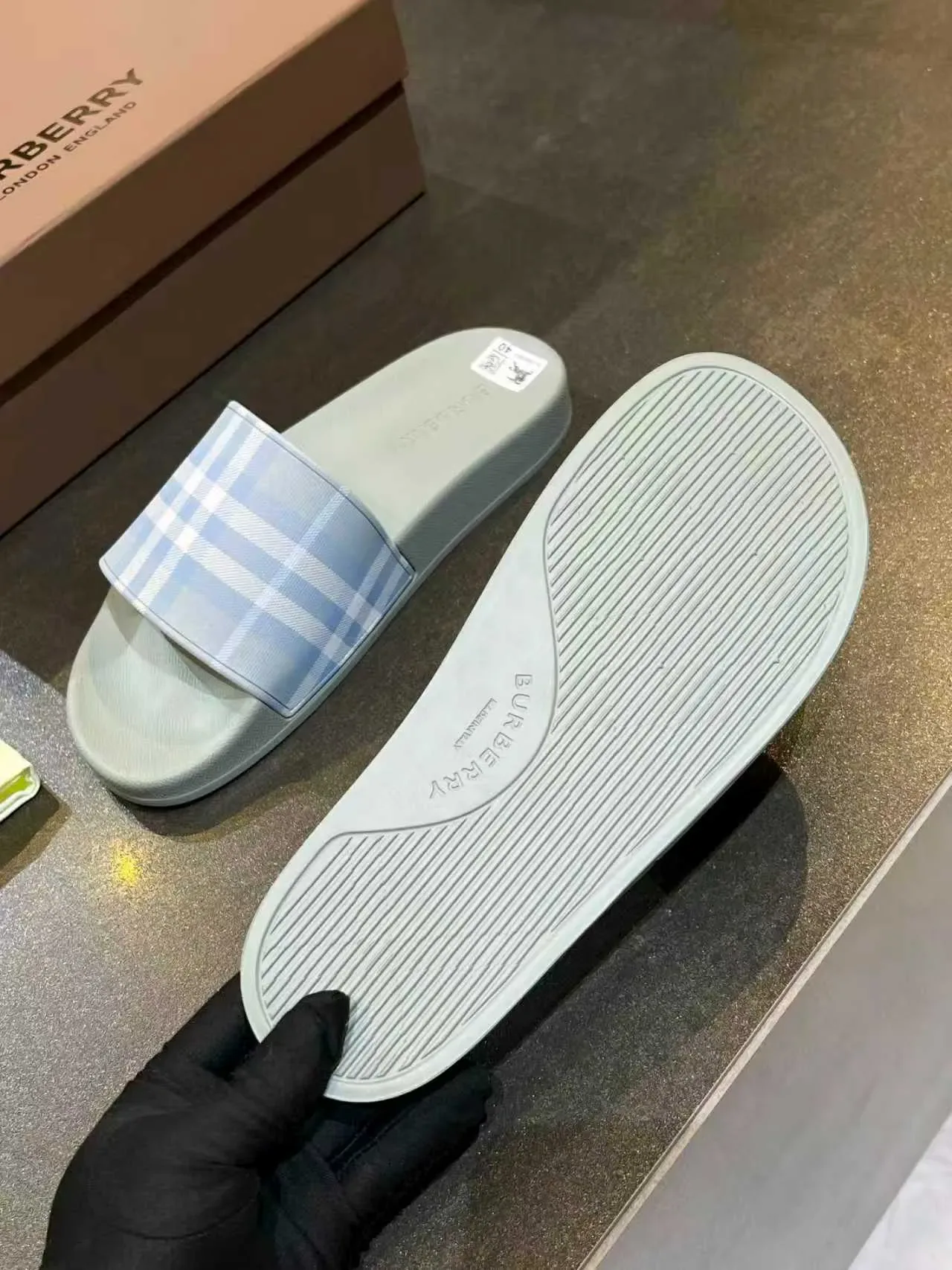 Burberry Azul Bege Sola de borracha moldada Tira única larga xadrez Sandálias 2