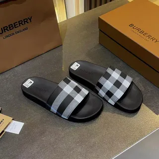 Burberry চেক স্ট্র্যাপ কালো চপ্পল