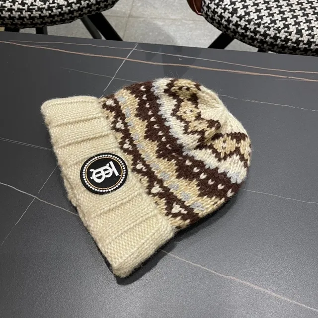 Burberry Fair Isle Beige Brown Knit Ribbed Cuff Beanie 9