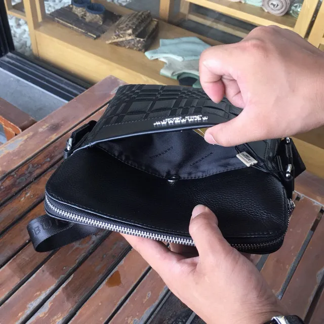 Burberry Knight Sac bandoulière noir matelassé grille 3