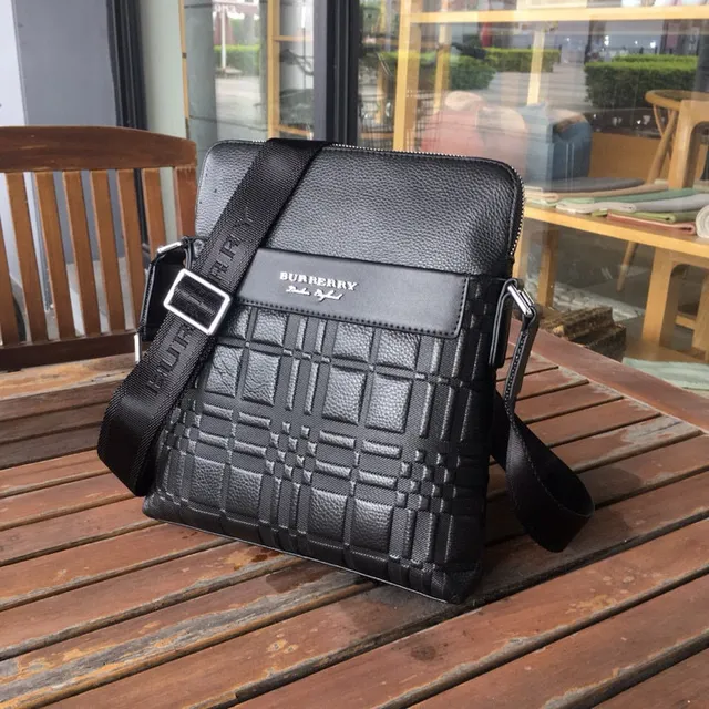 Burberry Knight Sac bandoulière noir matelassé grille 9
