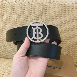 Burberry Knight কালো রূপালি বৃত্তাকার অক্ষর চিহ্ন বাকেল স্মুথ চামড়ার পট্টি
