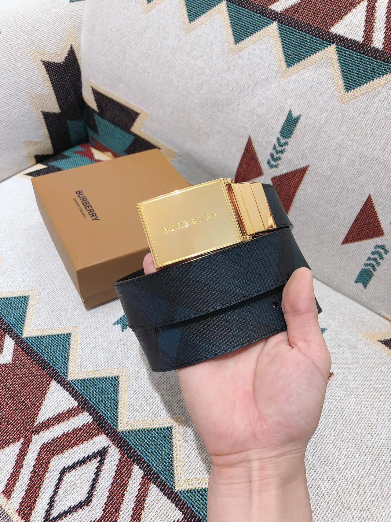 Burberry Knight উল্টানো বোনা চামড়া বেল্ট 2
