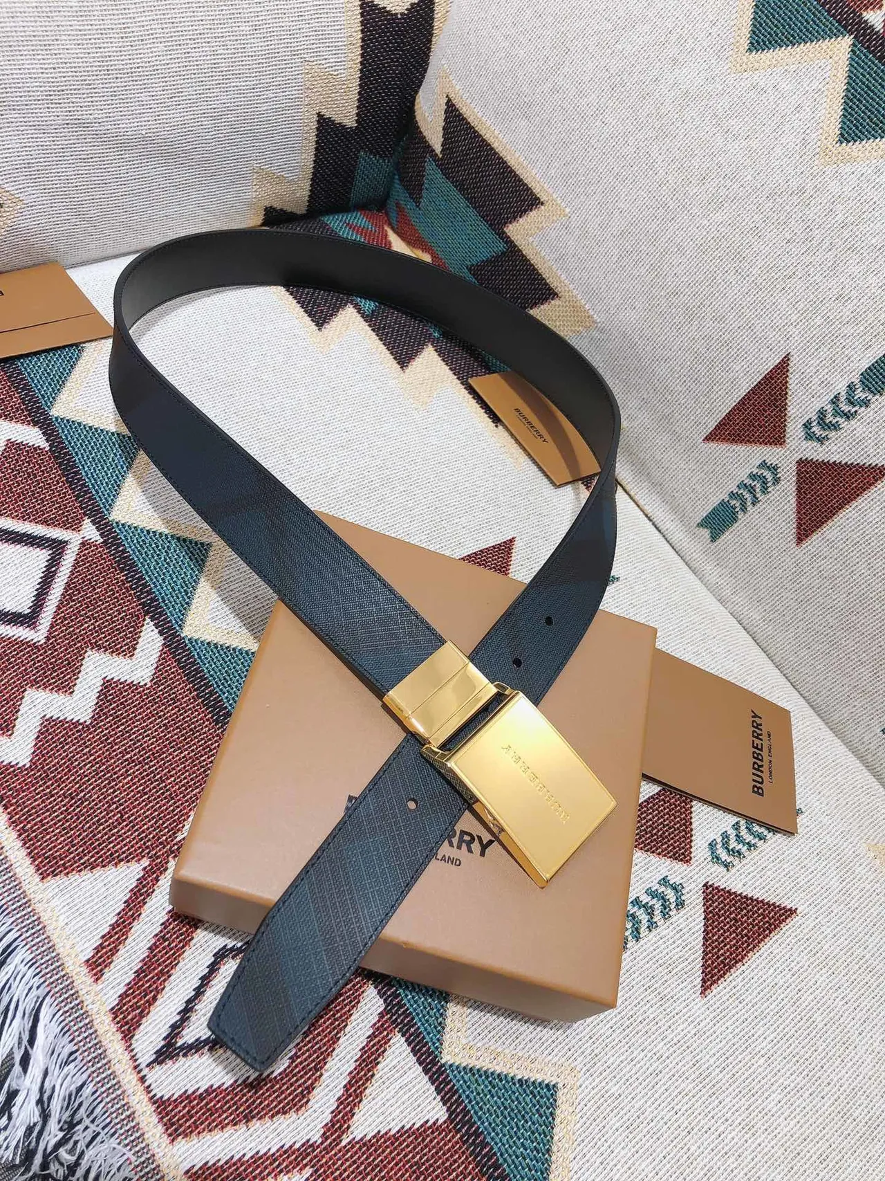 Burberry Knight উল্টানো বোনা চামড়া বেল্ট 4