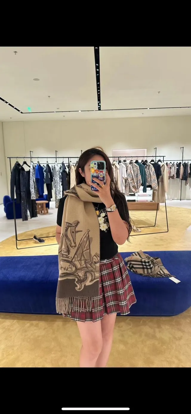 Burberry Knight Sketch Beige Brown Shawl 2