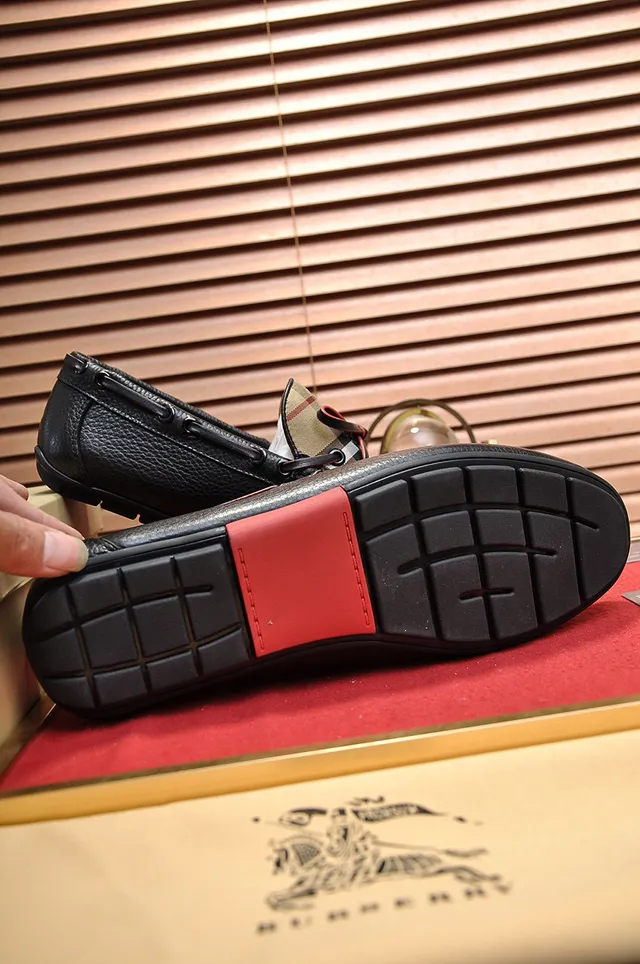 Burberry Loafer Black Beige Pebbled Leather Nova Check Panel Loafer 4