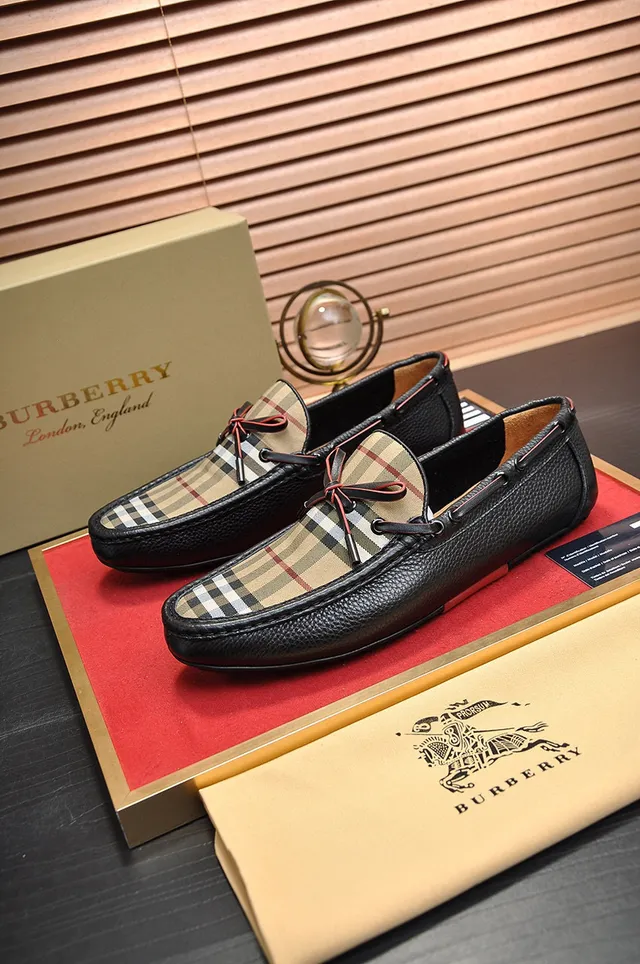 Burberry Loafer Black Beige Pebbled Leather Nova Check Panel Loafer 7