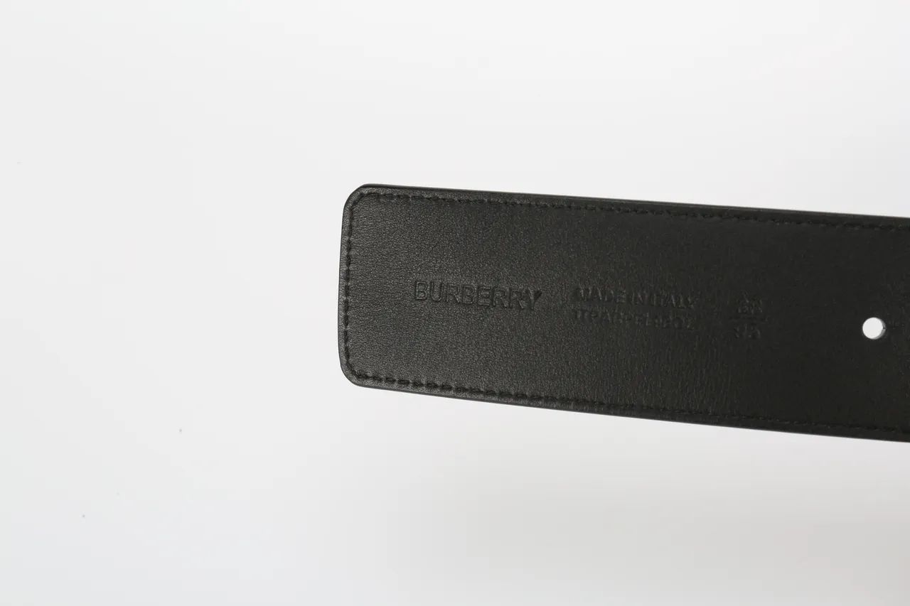 Burberry TB Belt Ceinture en cuir motifs à carreaux beige finition dorée 7