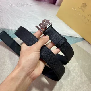 Burberry TB Monogram কালো গ্রেন চামড়ার বেল্ট