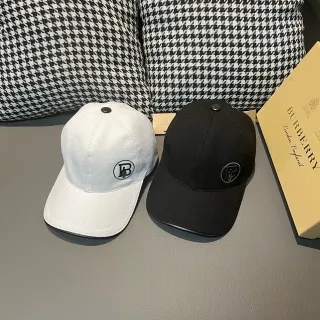 Burberry সাদা কালো স্ট্রাকচার্ড ছয় প্যানেল এমব্রয়ডার্ড মনোগ্রাম বেসবল ক্যাপ