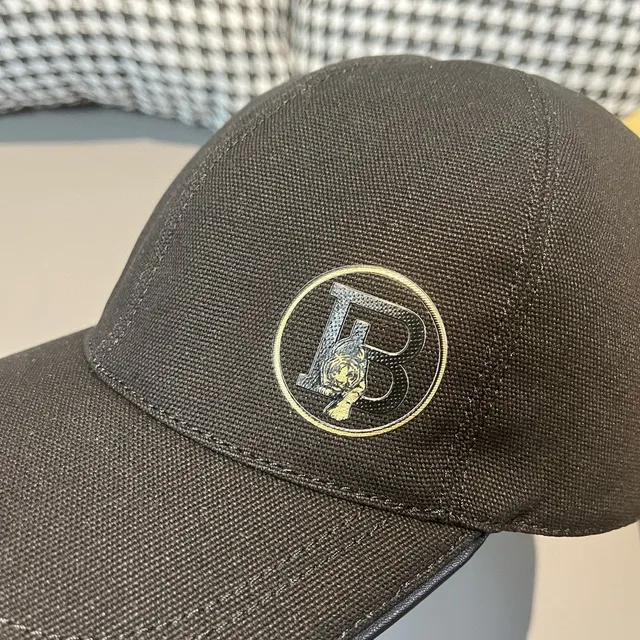 Burberry White Black Structured Six-Panel Embroidered Monogram Baseball Cap 6