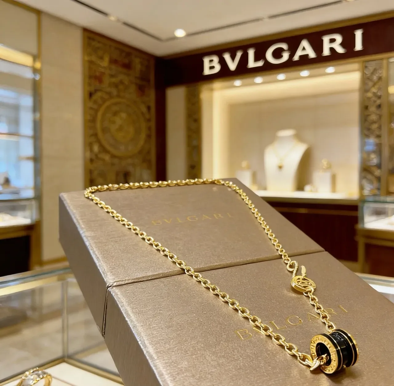 Bvlgari B.zero1 Black Ceramic and Gold Chain Necklace 4
