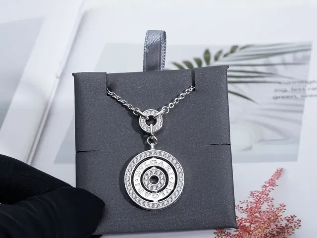 Bvlgari B.zero1 Collier circulaire Pavé diamants 3