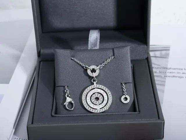 Bvlgari B.zero1 Collier circulaire Pavé diamants 4