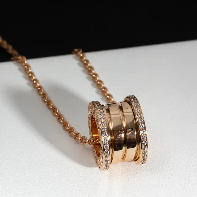 Bvlgari B.zero1 Collier en or rose diamants pavé cylindrique 5