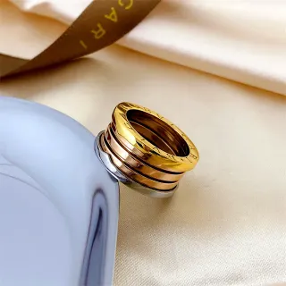 Bvlgari B.zero1 স্তরযুক্ত তিন রঙের খোদাই করা আংটি