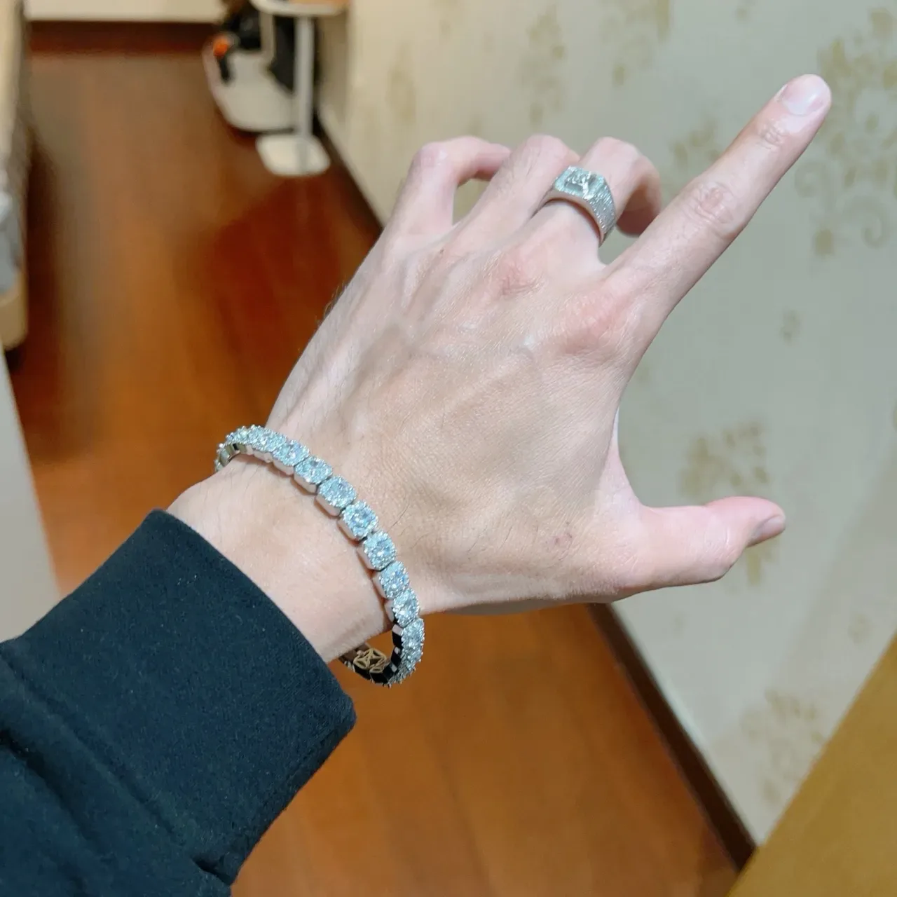 Bvlgari bracelet rigide diamants avec halo et coupe carrée 4