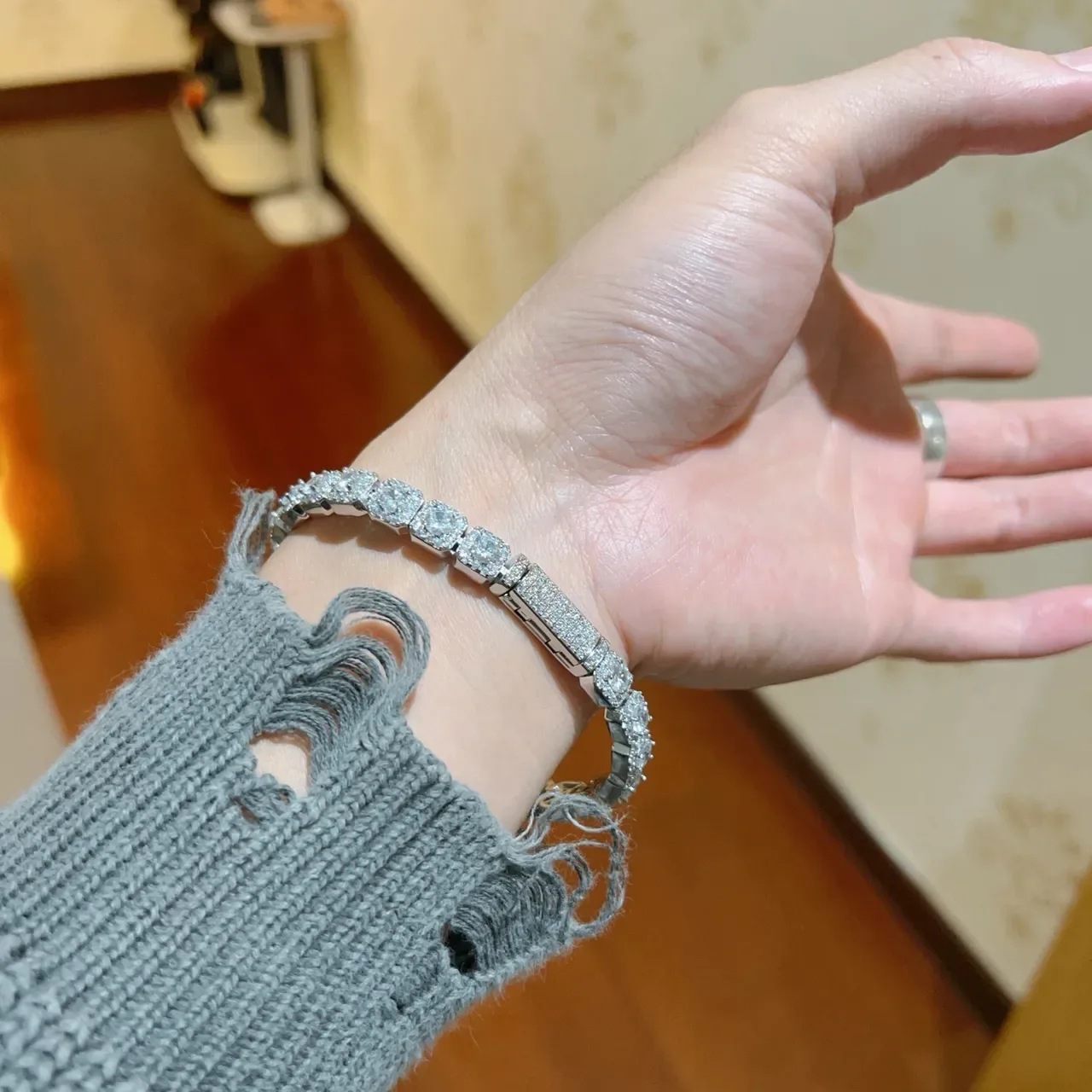Bvlgari bracelet rigide diamants avec halo et coupe carrée 8