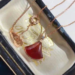 Bvlgari Divas’ Dream Fan-Shaped Carnelian Pendant Necklace