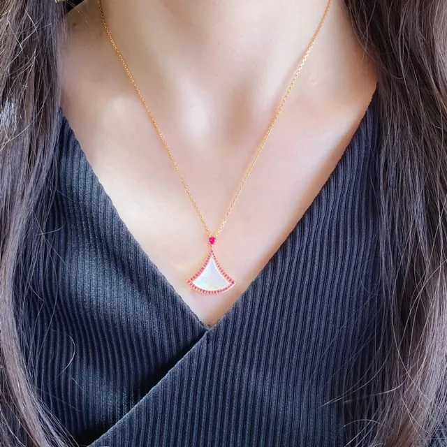 Bvlgari Divas’ Dream Pendentif en or rose en forme d'éventail avec incrustation de mère-de-pearl 9