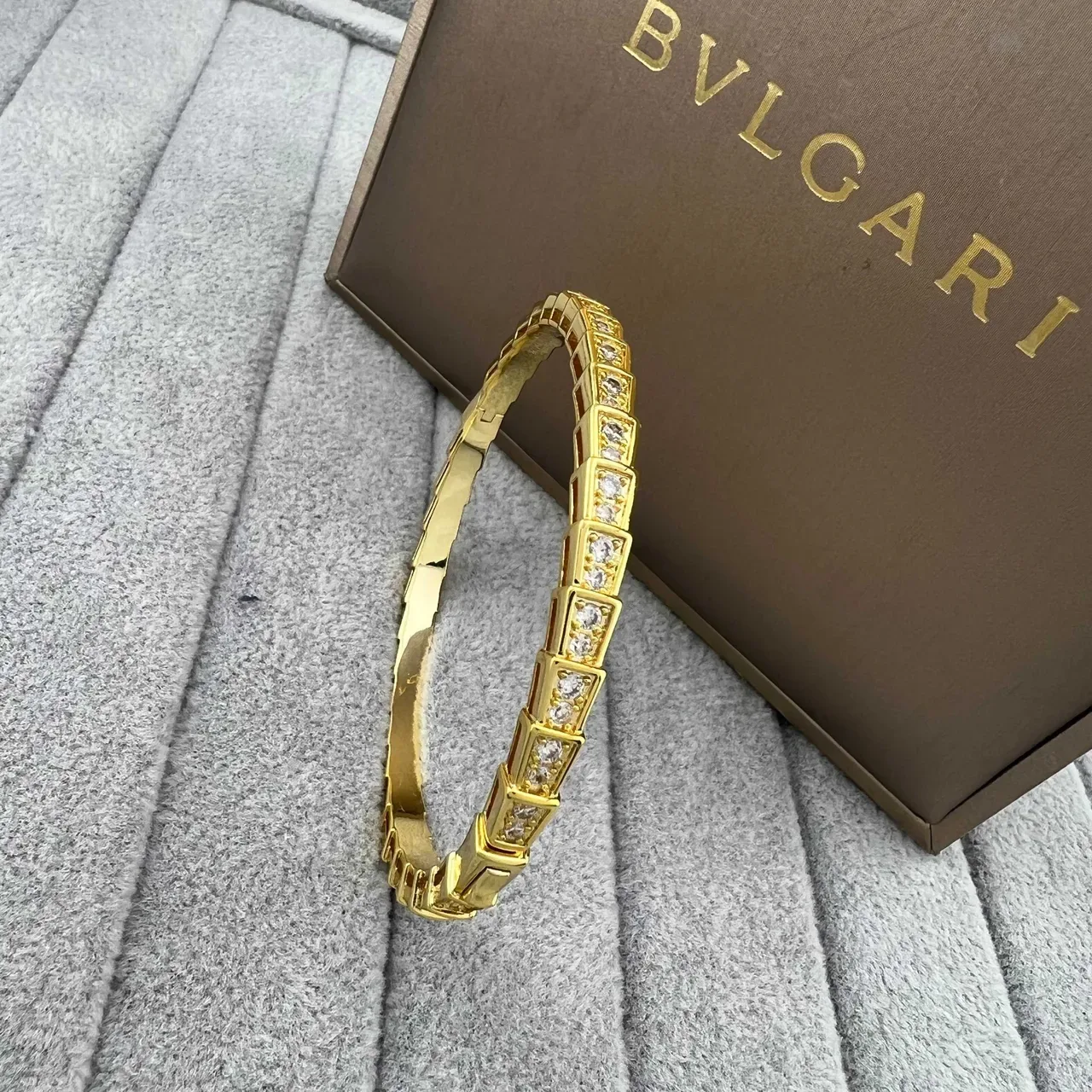 Bvlgari Bracelets Bangle Rigides Géométriques Pavé-Set 4