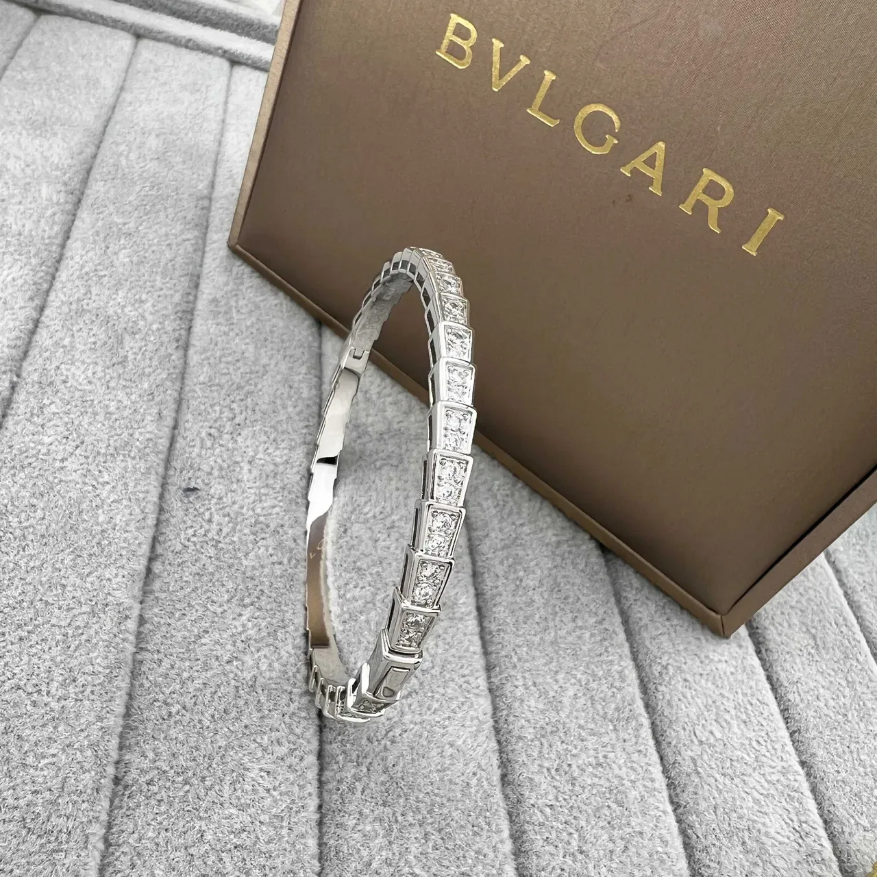 Bvlgari Bracelets Bangle Rigides Géométriques Pavé-Set 5