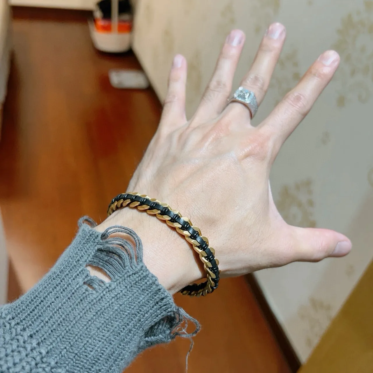 Bvlgari Pulseira de Corrente Dourada e Preta Enrolada em Cordão 4
