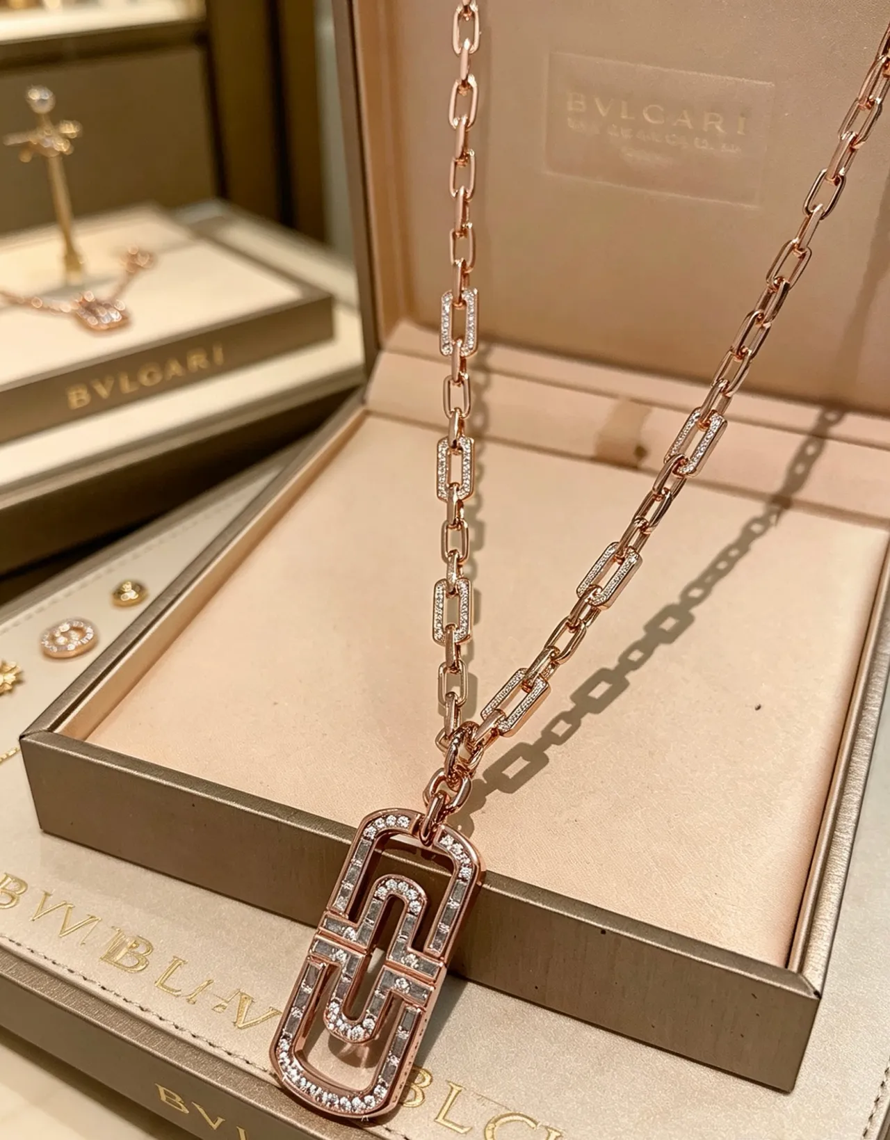 Bvlgari Ouro Rosa Transparente Pavé-Set Diamantes Colar 3