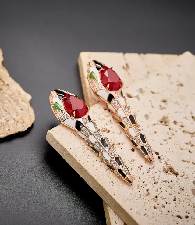 Bvlgari Serpenti Boucles d'oreilles Tête de Serpent Émail Cabochon Rouge 3