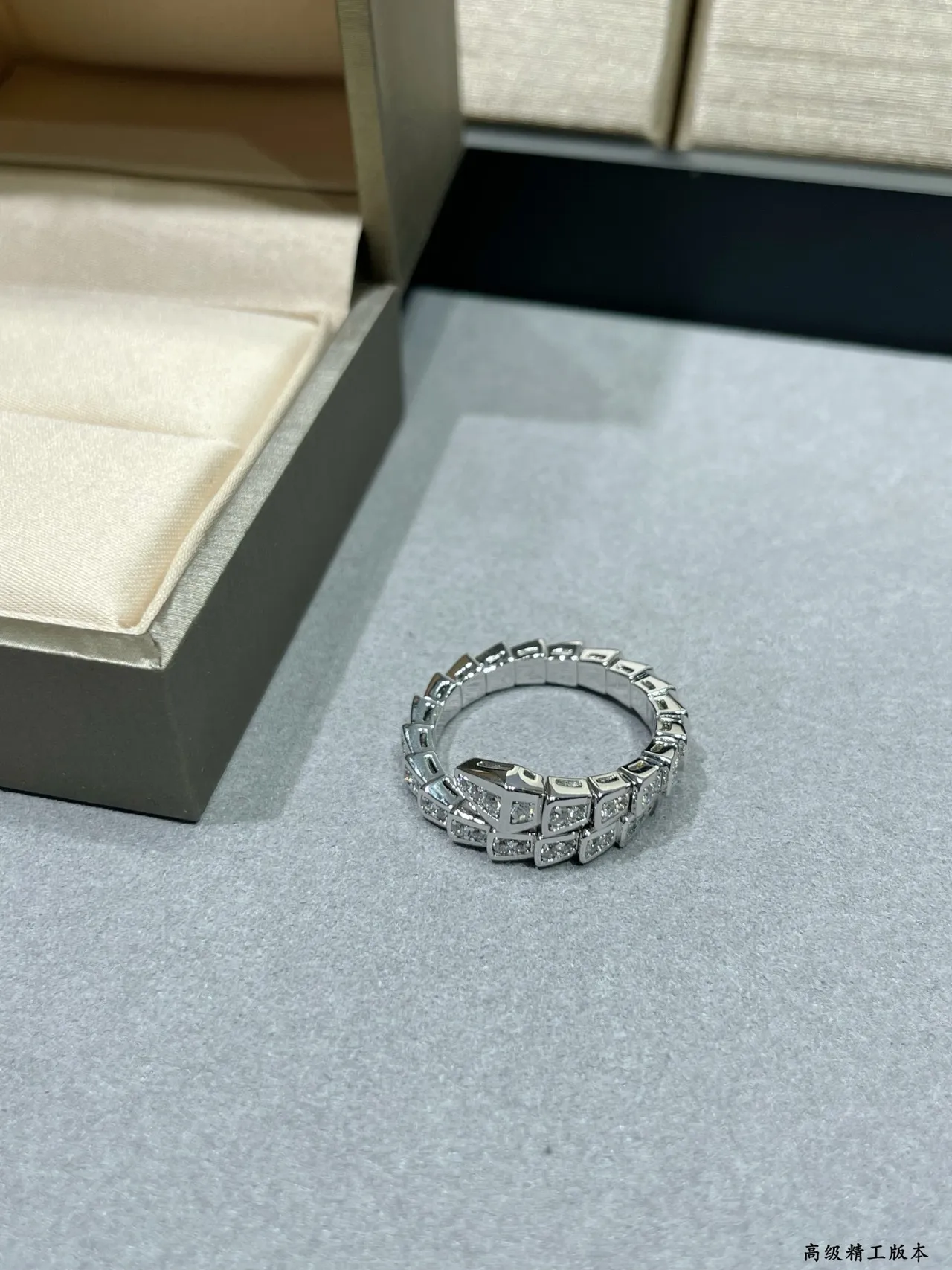 Bvlgari Serpenti Viper Argent Or Articulé Serpentiné Pavé-Set Diamants Bague 3