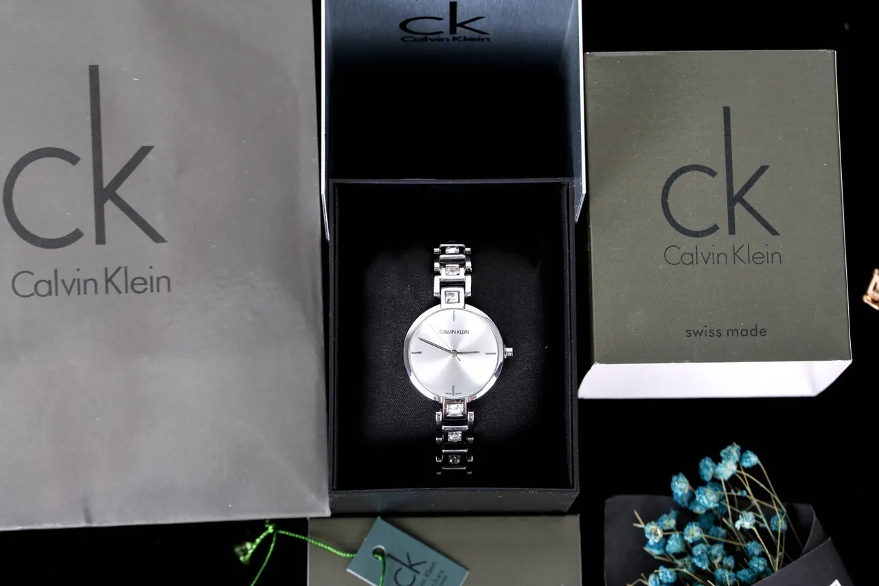 Calvin Klein Silver White Minimalist Crystal-Accented Bracelet Quartz Watch 2