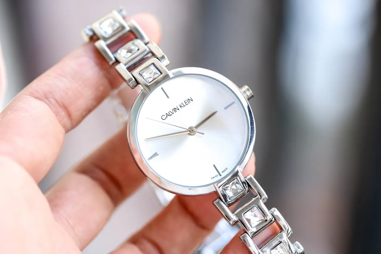 Calvin Klein Silver White Minimalist Crystal-Accented Bracelet Quartz Watch 9