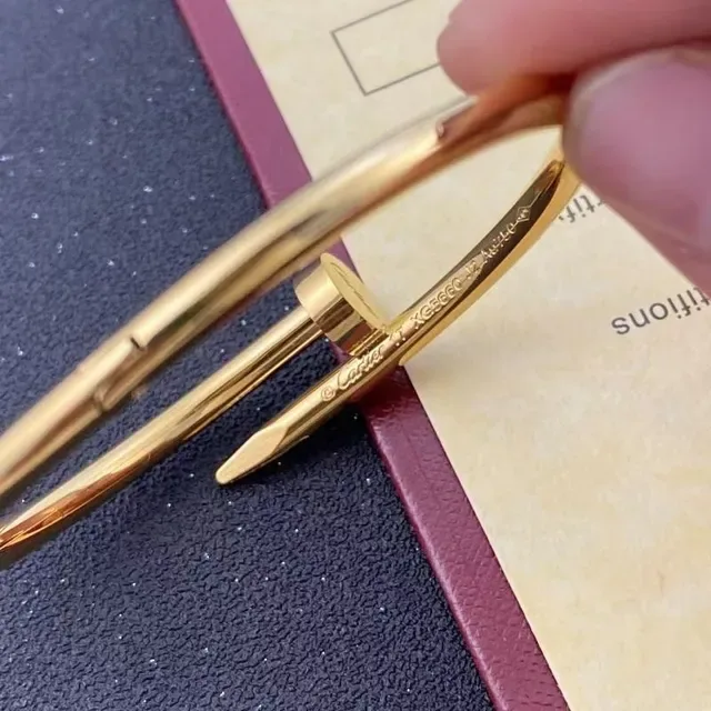 Bracelet Cartier Juste un Clou Pavé Diamants Or à Charnière 3