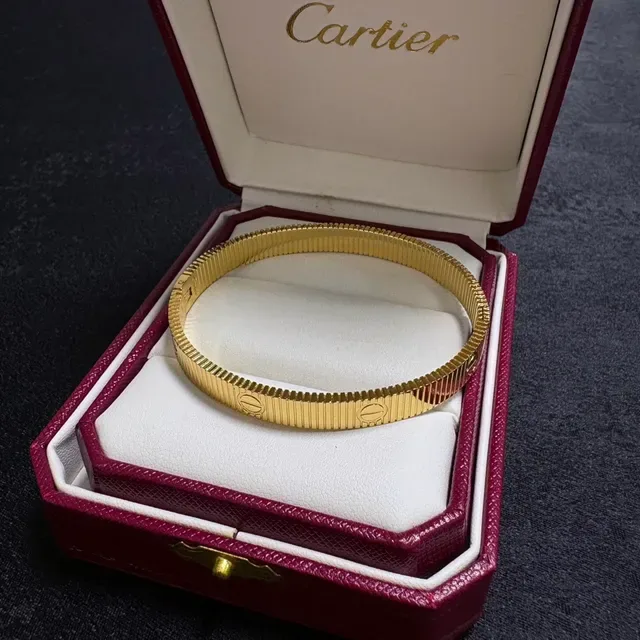 Cartier Juste un Clou Bracelets Rigides Dorés Texturés 7