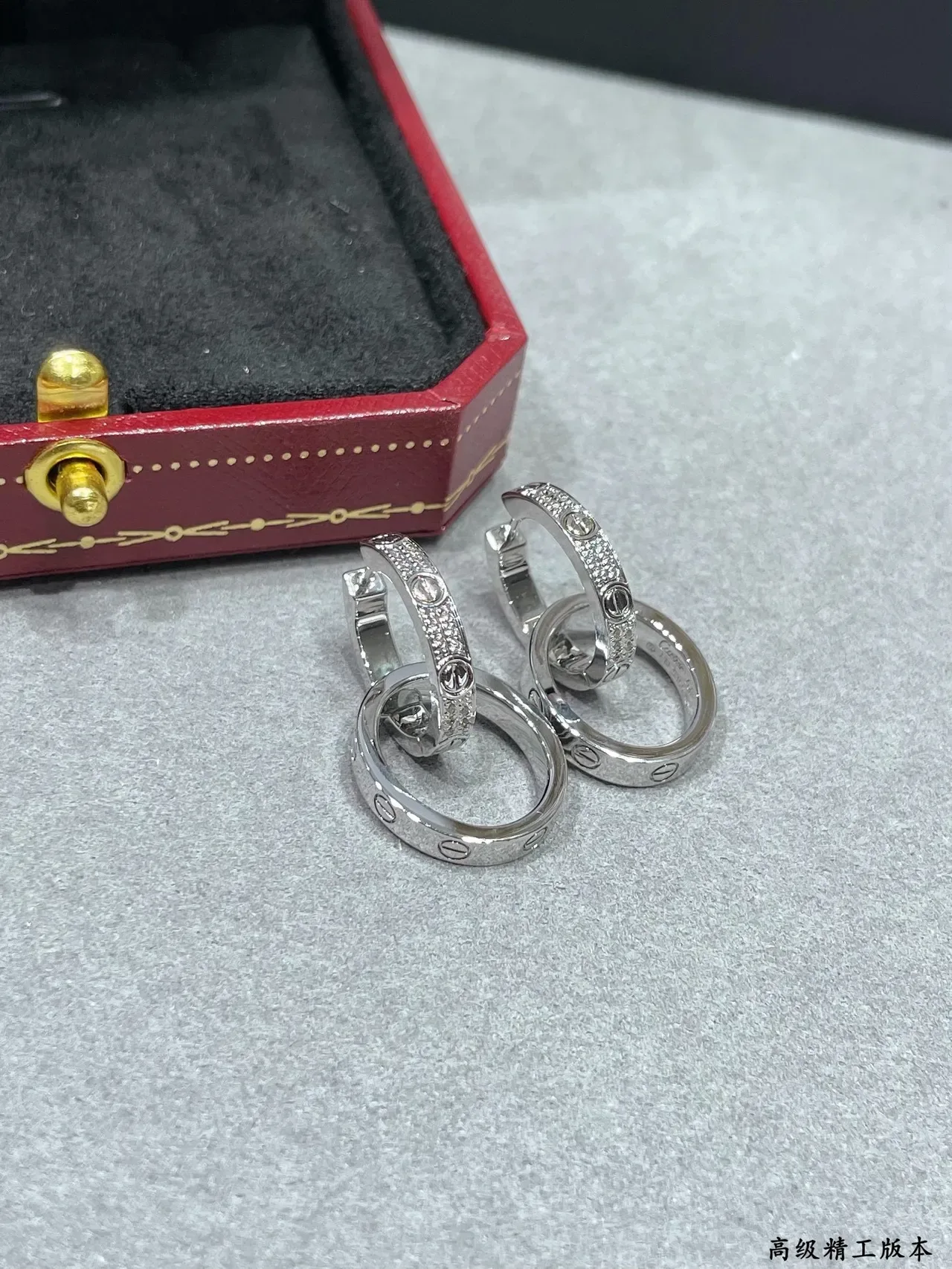 Cartier Juste un Clou Boucles d'oreilles Or et Argent Anneaux Interlocking Doubles Diamants Pavé 4