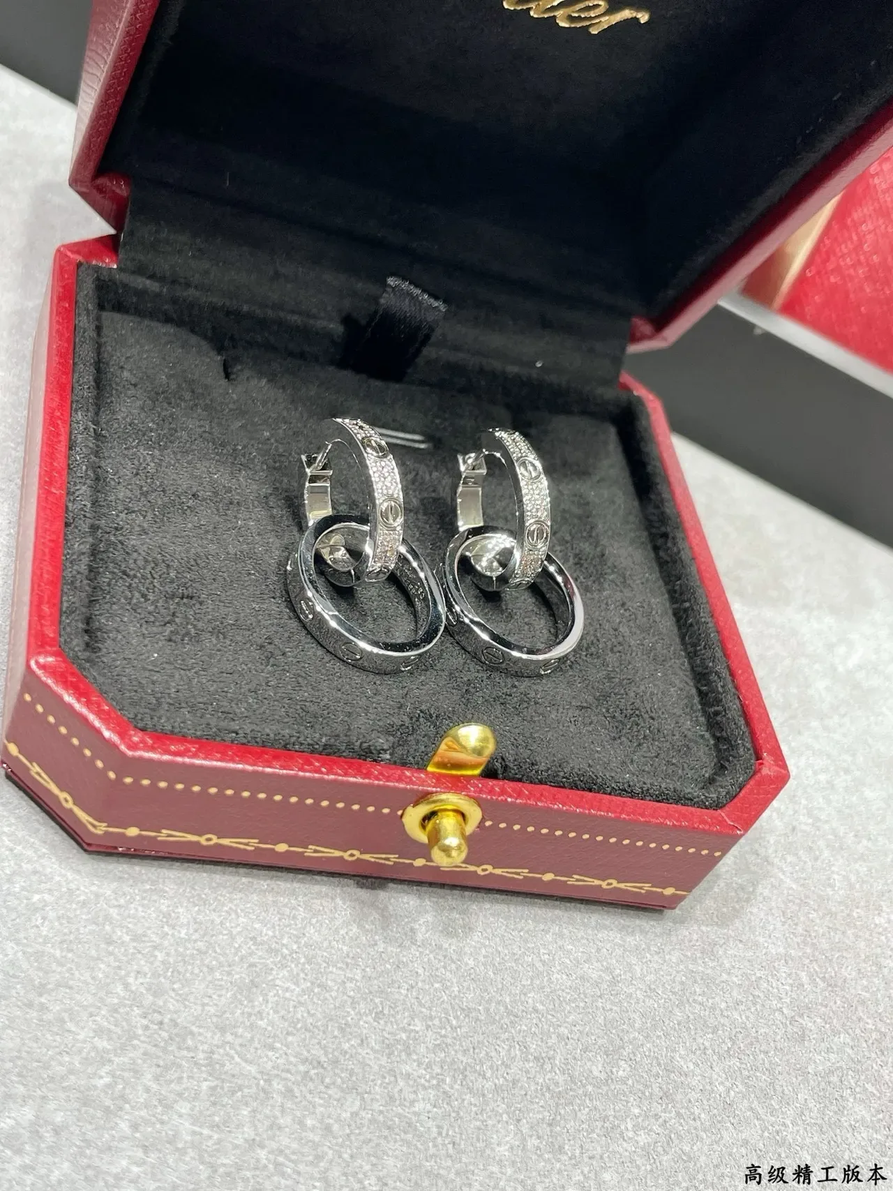 Cartier Juste un Clou Boucles d'oreilles Or et Argent Anneaux Interlocking Doubles Diamants Pavé 7