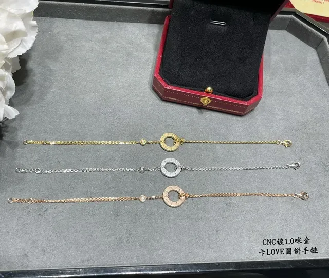 Bracelet Cartier Love Or Argent Chaîne à Maillons Fins Motif Anneau Ouvert Circulaire 4