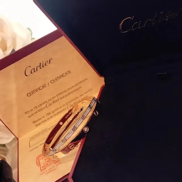 Bracelet Cartier Love Or Rose Diamants Pavé Motif de Vis 3