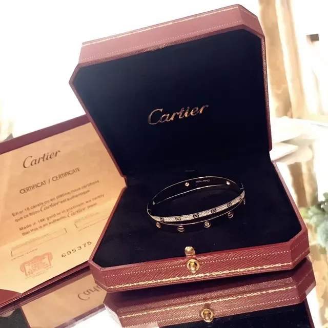 Bracelet Cartier Love Or Rose Diamants Pavé Motif de Vis 7